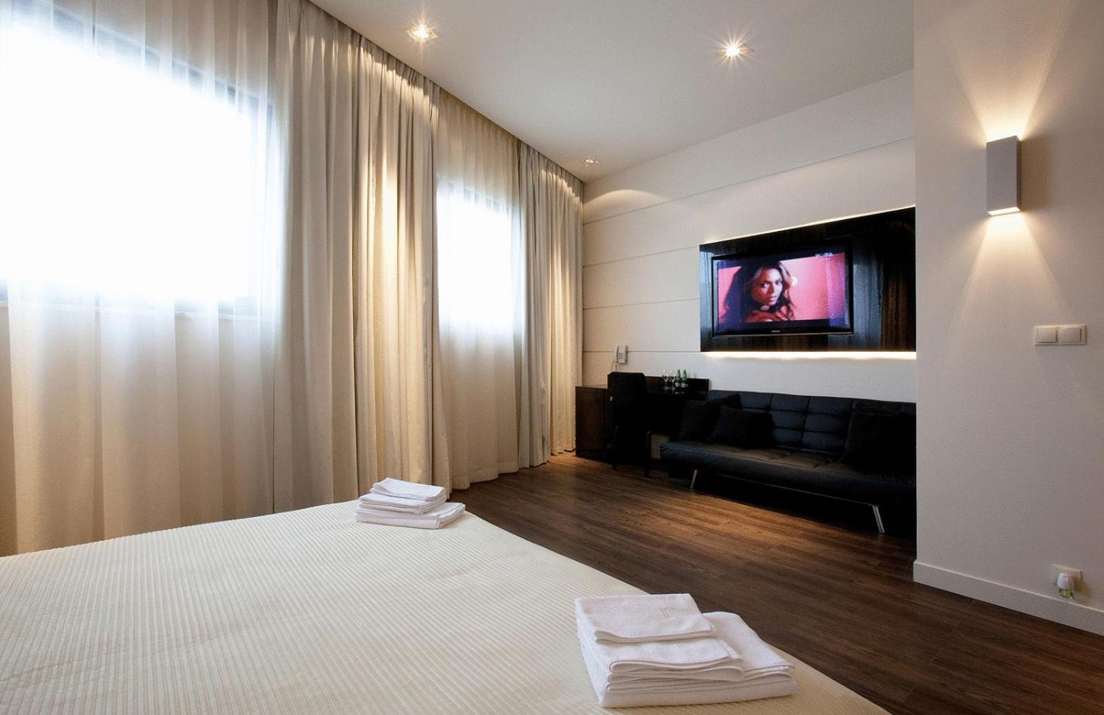 Villa & Spa Łomianki Εξωτερικό φωτογραφία